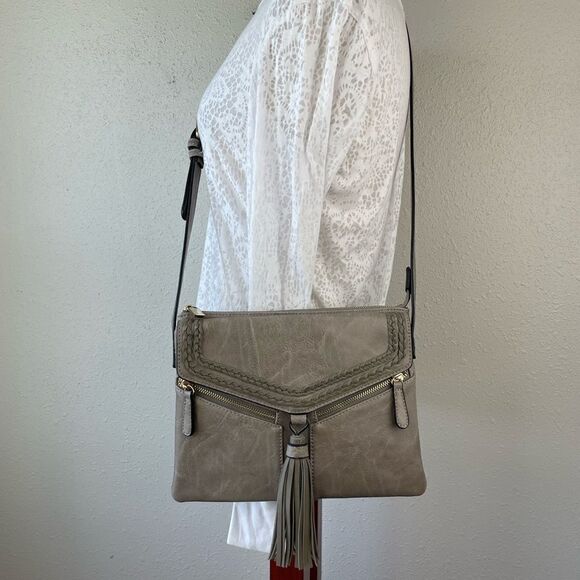 Faux Gray Leather Crossbody Purse EUC - Picture 1 of 10